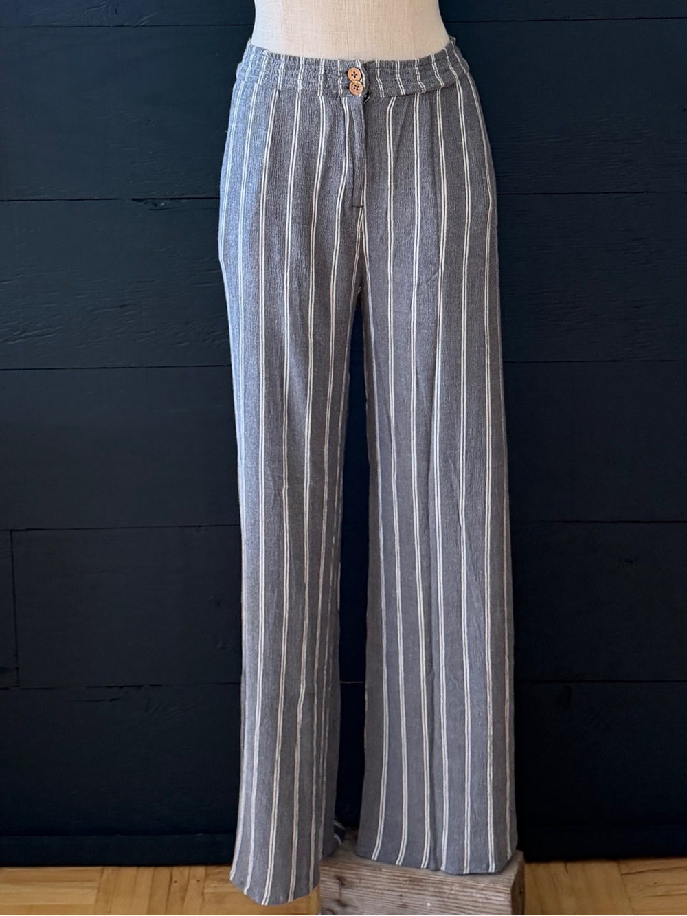 Roxy Navy Stripe Viscose Wide Leg Pants w/knee length side slit S NWOT